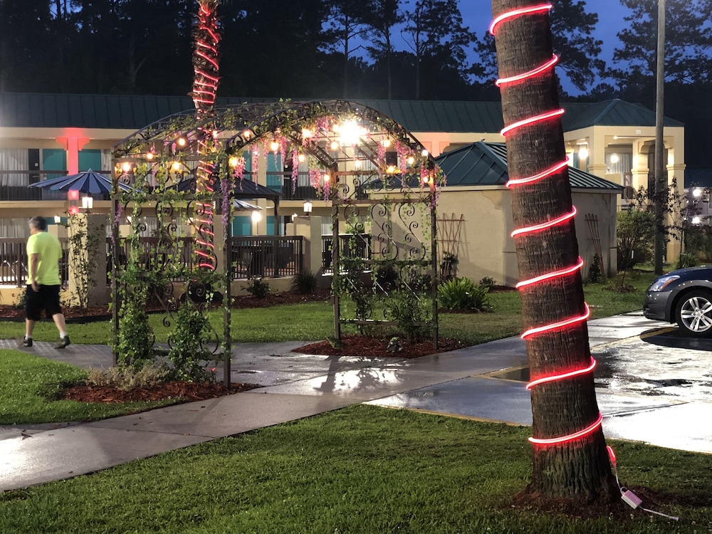 Econo Lodge Inn & Suites Hardeeville-I-95 41/59