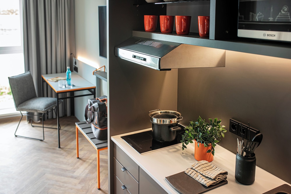LOGINN Hotel Koln Airport 41/48