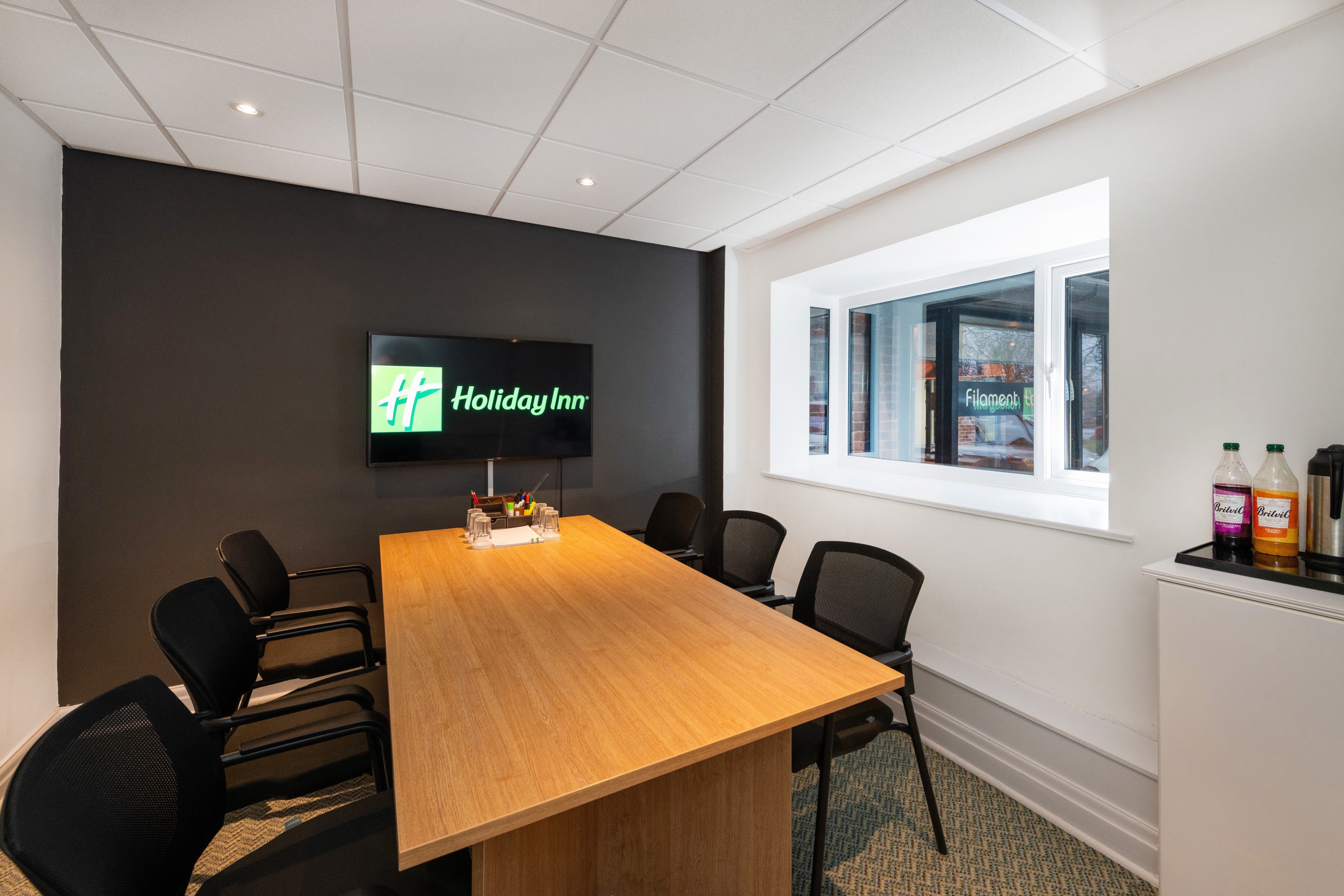 Holiday Inn Manchester - Oldham, an IHG Hotel 40/48