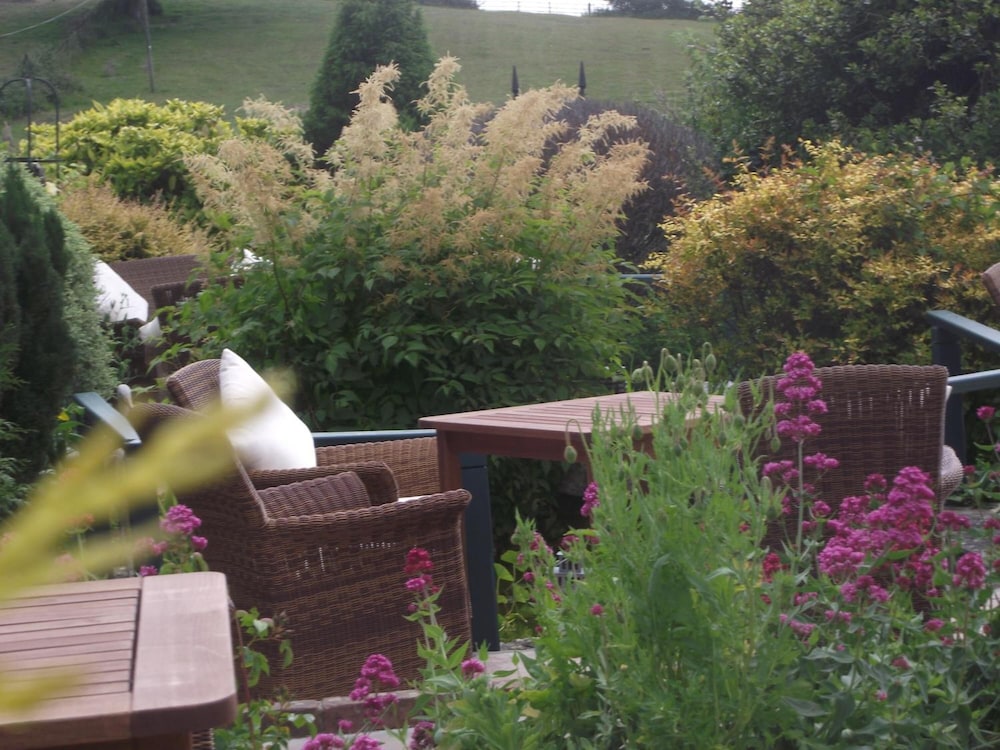 Yalbury Cottage 27/30