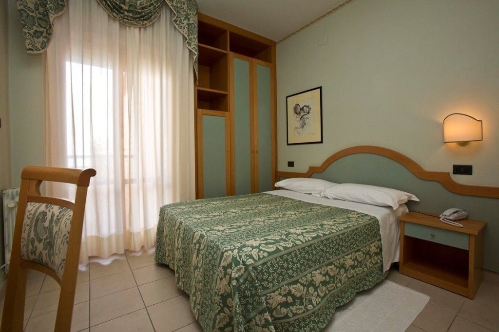 ROOM, DOUBLE OR TWIN BED, BALCONY