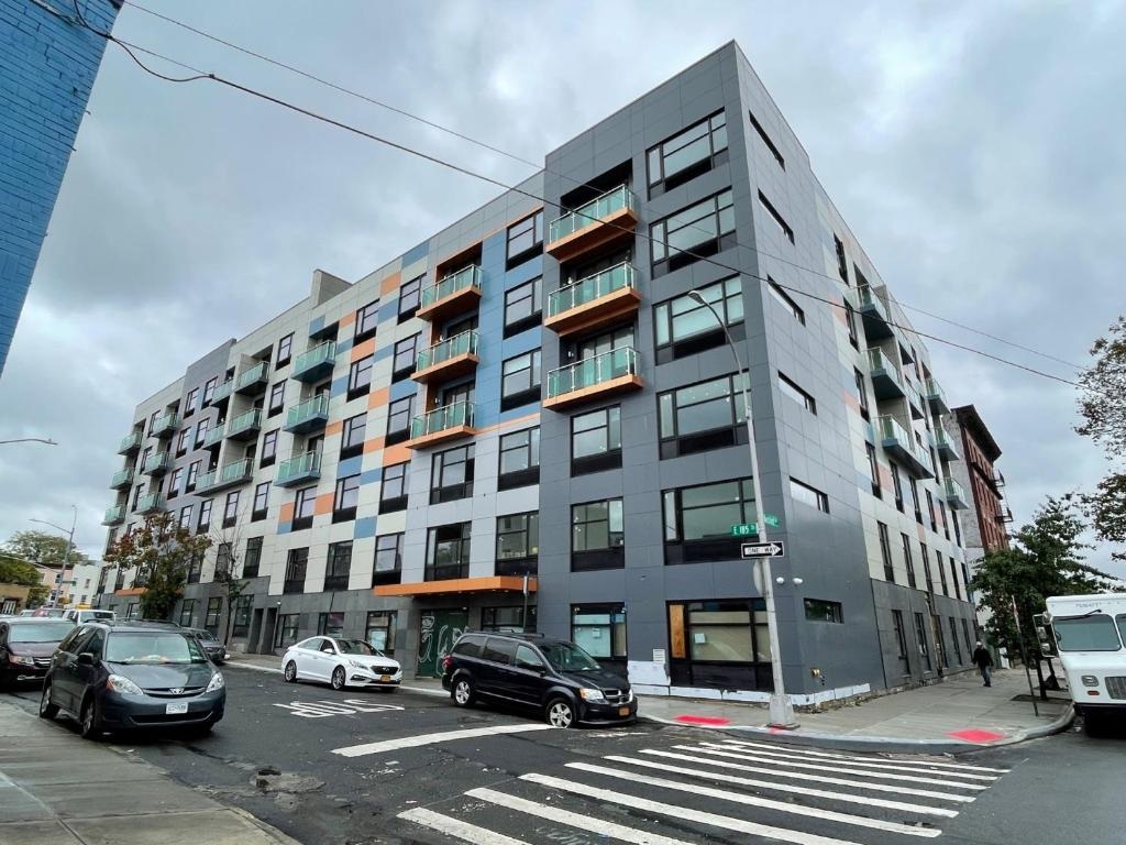 Executive Residency Bronx 30/36