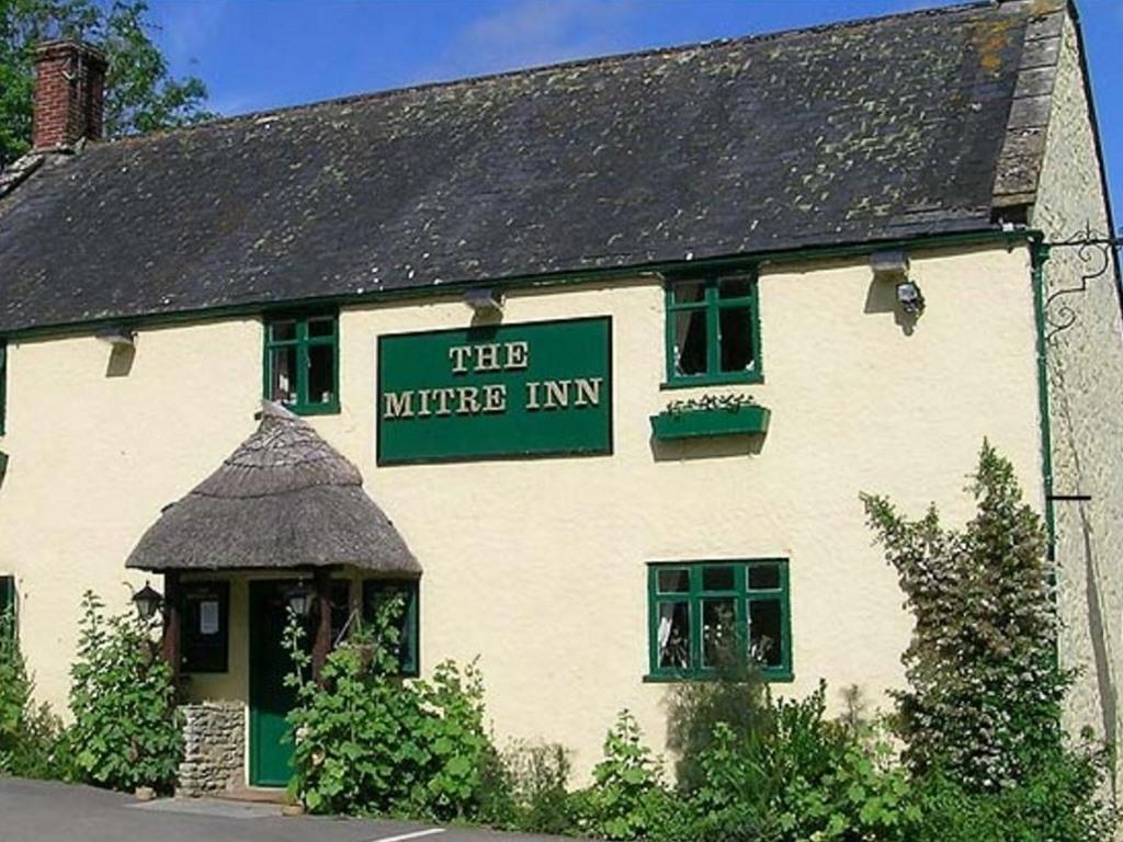 The Mitre Inn 1/11