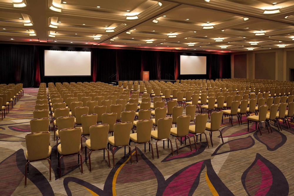 Hyatt Regency Sacramento 60/63