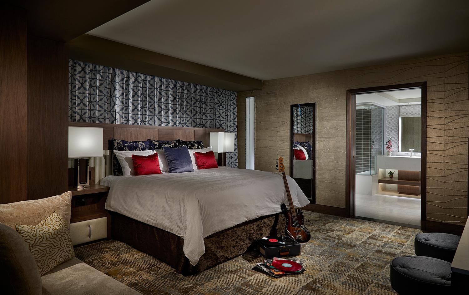 Gold, Suite, East Tower