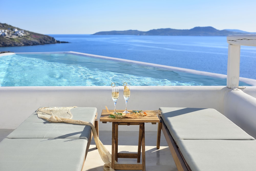 Amazon Mykonos Resort And Spa 36/46