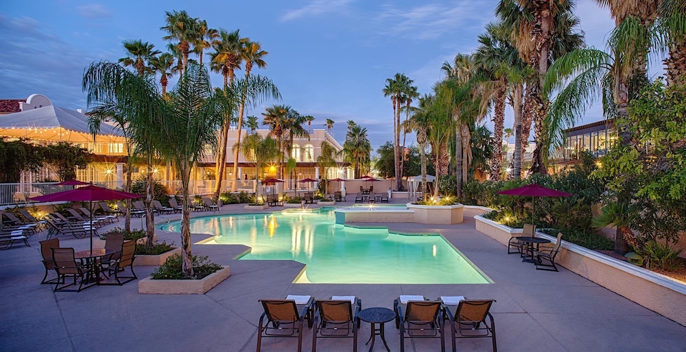 Crowne Plaza Phoenix Chandler Golf Resort in CHANDLER - AZ