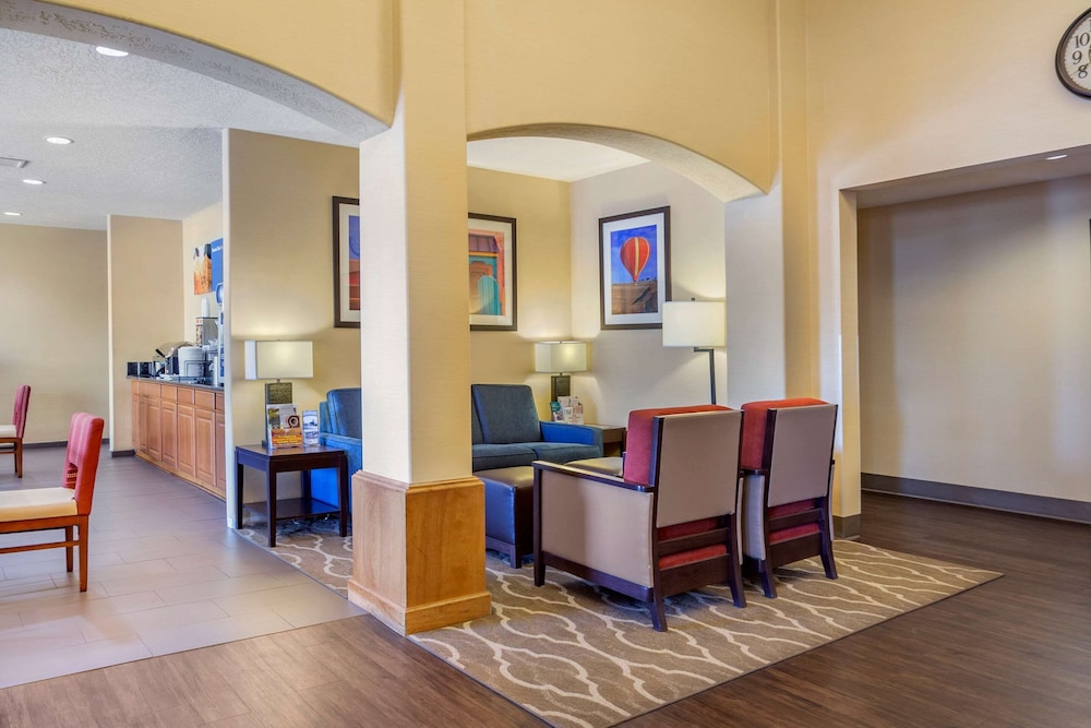 Comfort Inn & Suites Socorro, NM 10/38