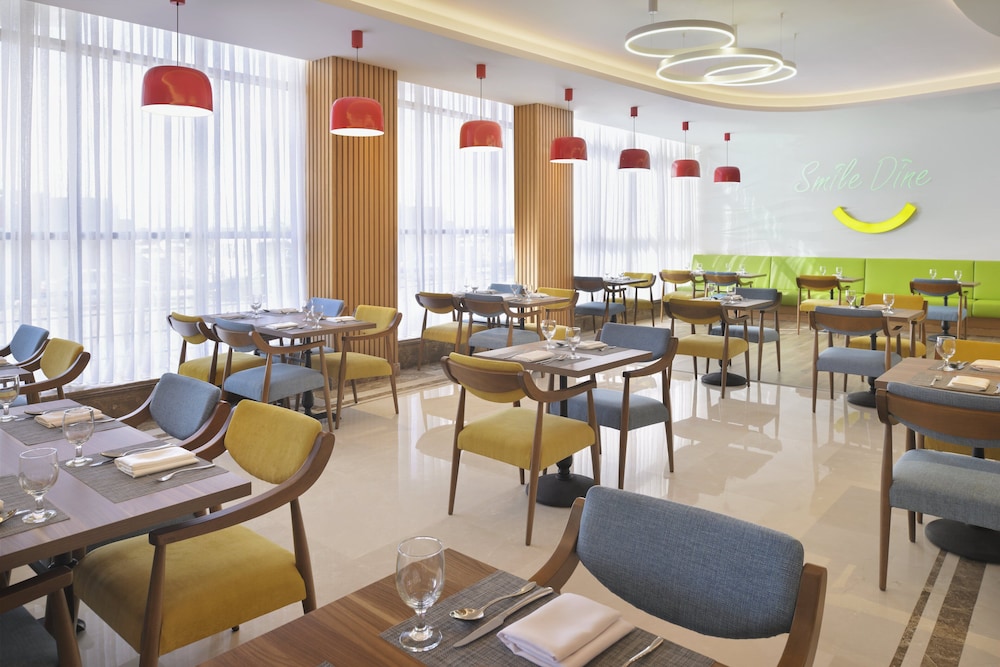 Holiday Inn Jeddah Corniche 43/52
