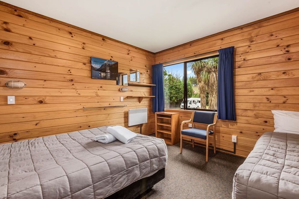 Altamont Lodge 6/41