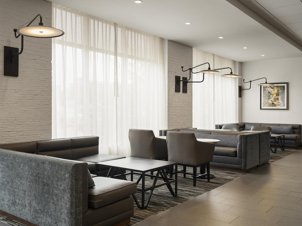 Hyatt Place West Des Moines/Jordan Creek 56/77