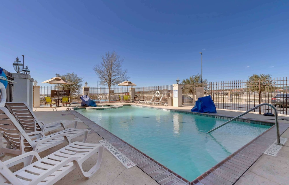 Extended Stay America Suites - San Antonio - North 54/56