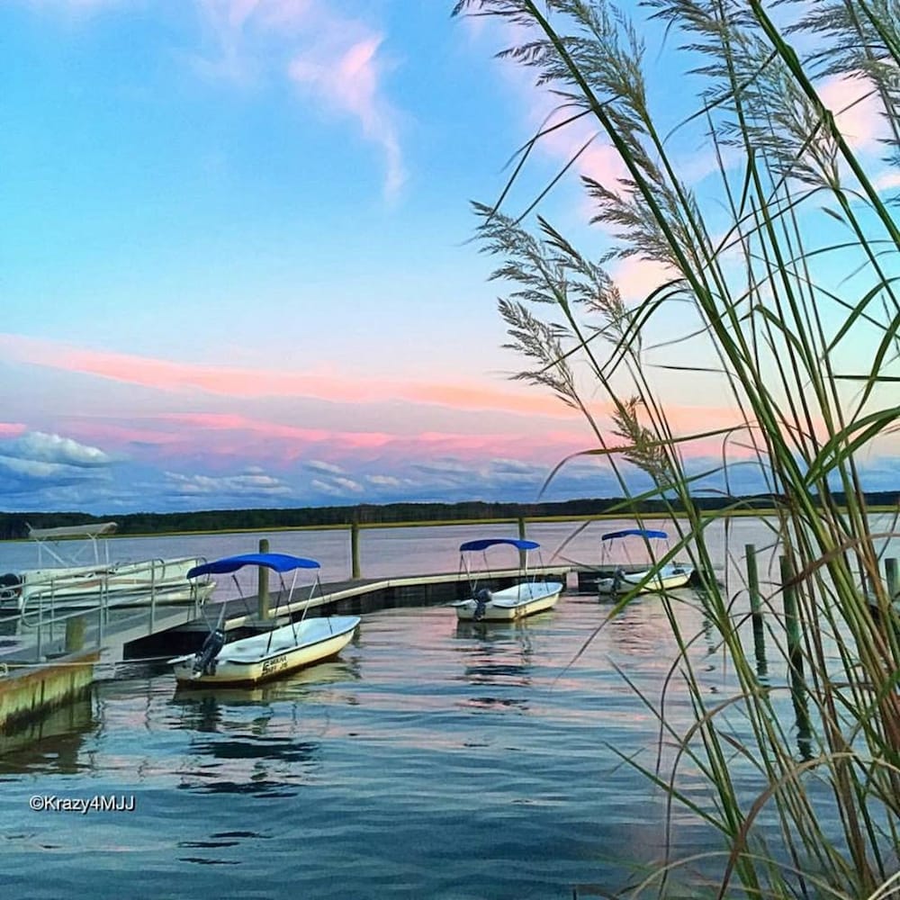 Snug Harbor Marina and Hotel 11/32