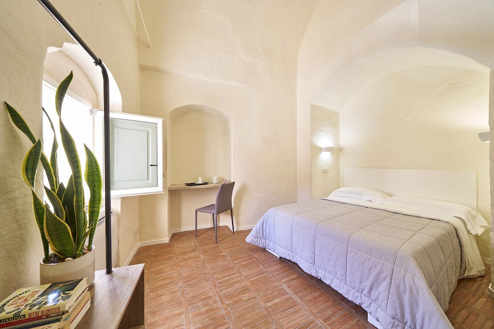 2 BEDROOMS, FAMILY, CITY VIEW