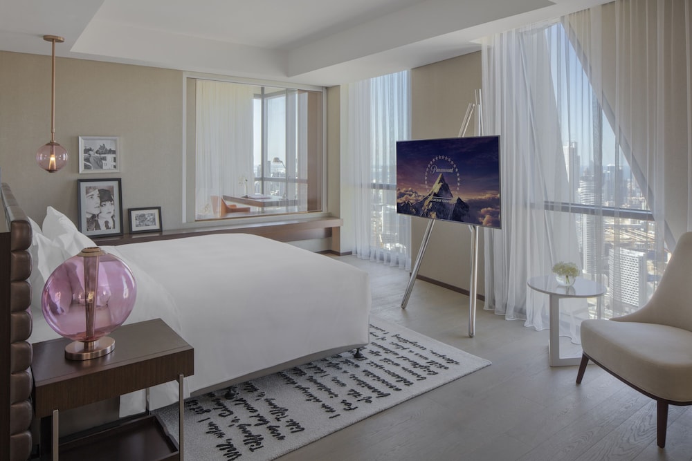 Paramount Hotel Dubai 11/72