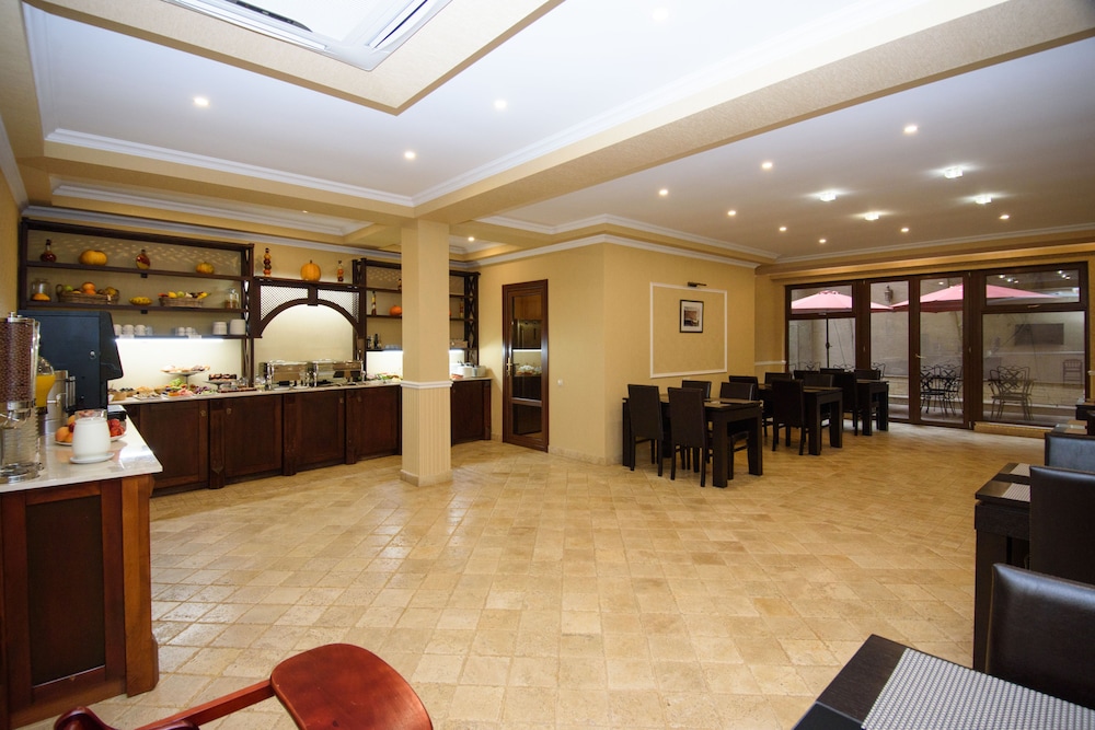 KMM Hotel Tbilisi 14/65