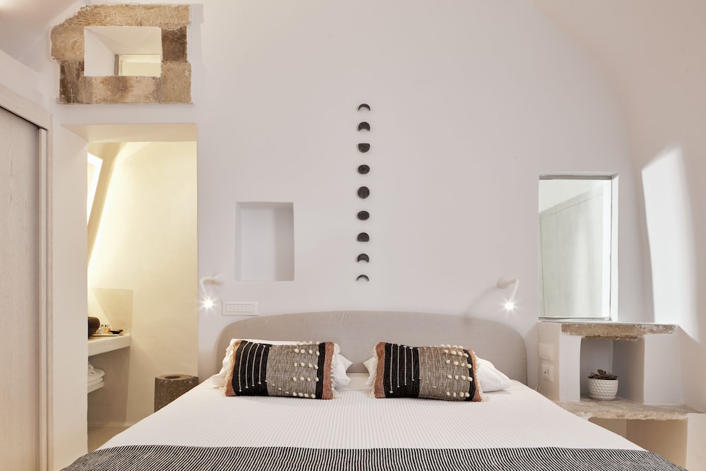 Cosmopolitan Suites - Adults Only 16/50