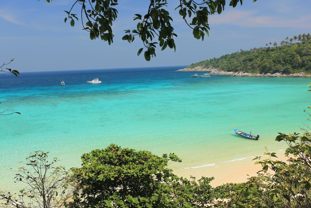 Racha Island Resort (ex Rayaburi Resort) 33/50