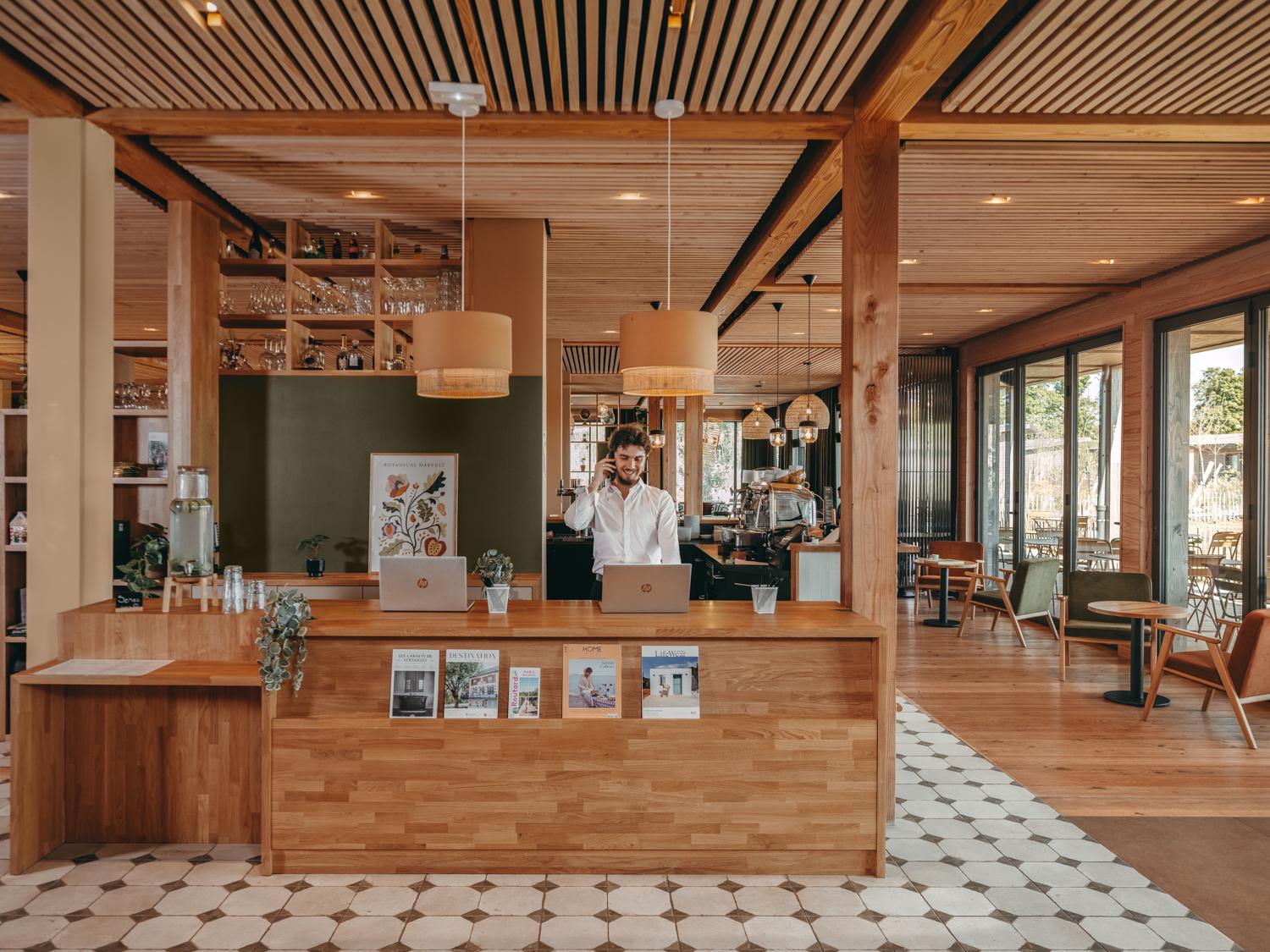 Hotel le Bout du Parc de Versailles 32/33