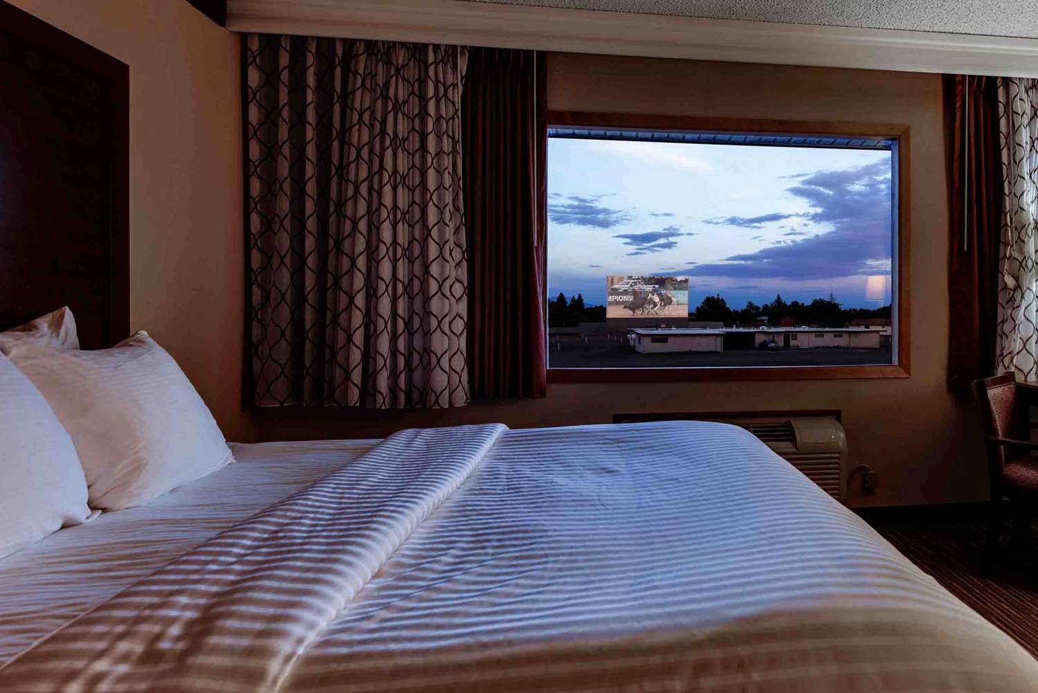 Best Western Movie Manor 5/21