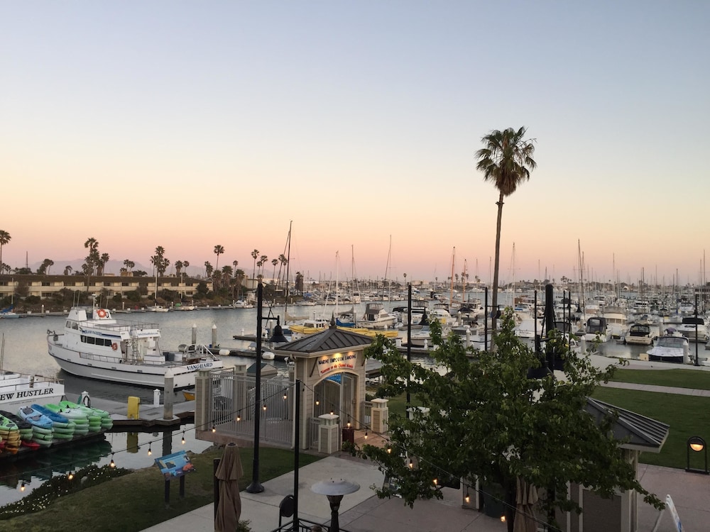 Best Western Oxnard Inn 27/48