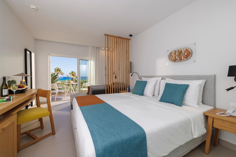 Anissa Beach and Village Hotel 32/80