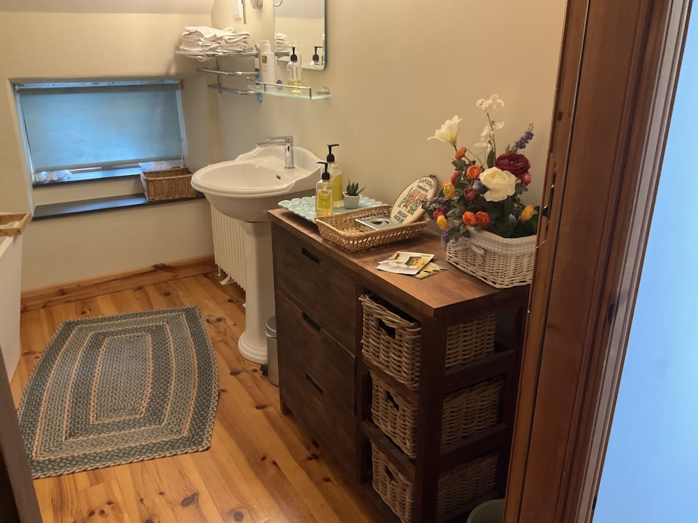 Armidale Cottages Bed & Breakfast 28/28