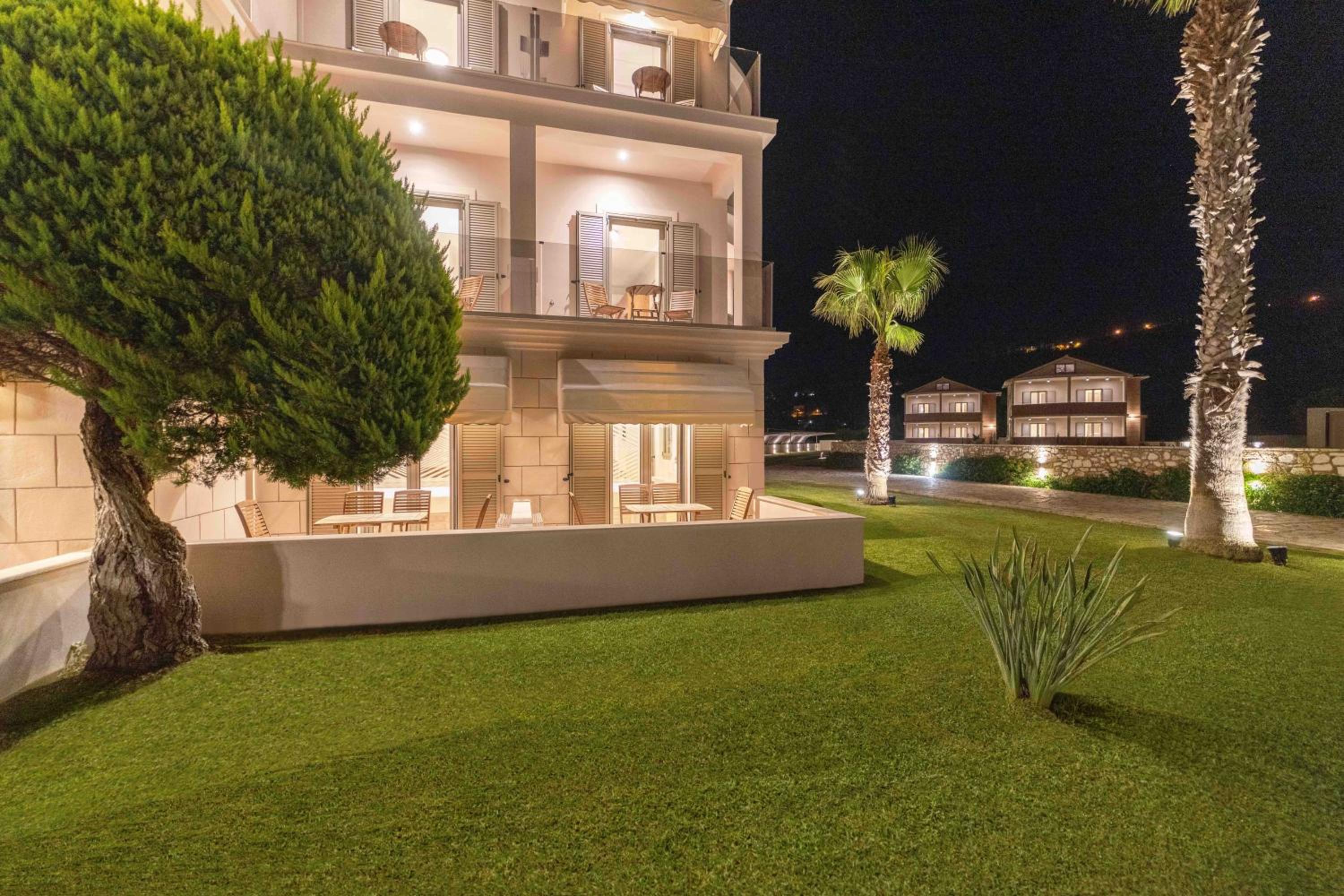 SAN GIOVANNI LUXURY STUDIOS 48/56