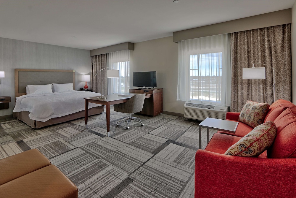 Hampton Inn and Suites Artesia 31/46