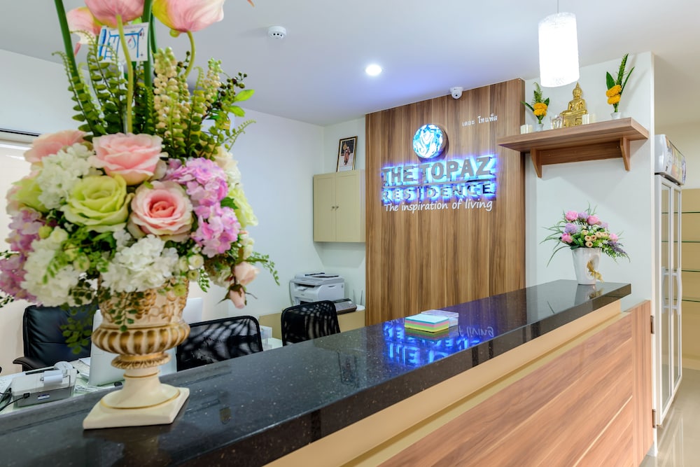 The Topaz Residence 8/40