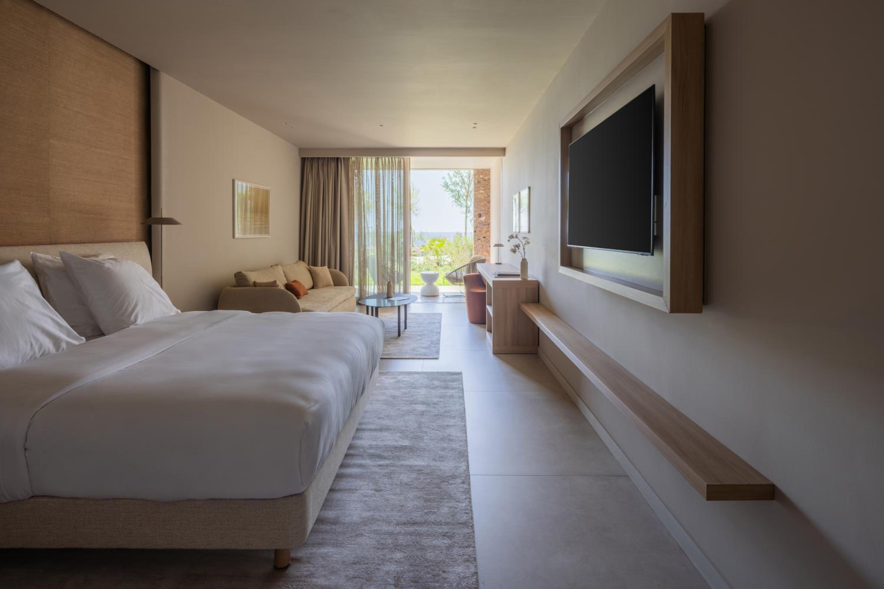 JUNIOR SUITE, KING BED, SOFA
