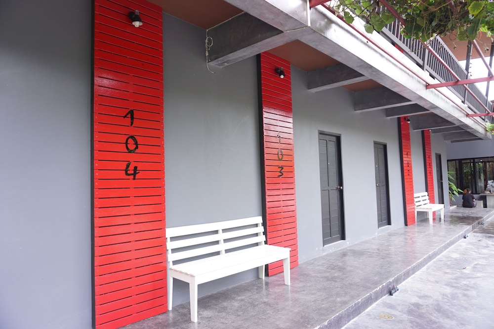 Ploenjai Hotel Ranong 4/48