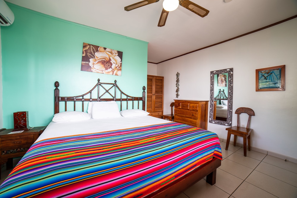 Splash Inn Dive Resort 17/38