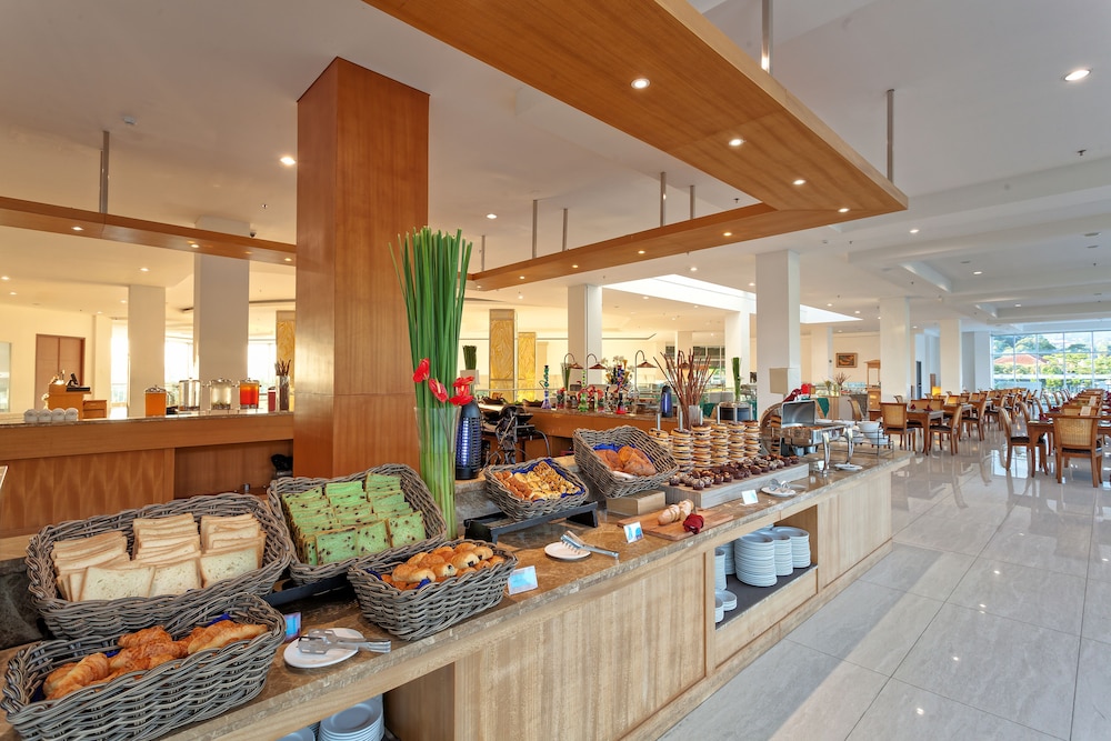 Le Eminence Hotel Convention And Resort 39/57