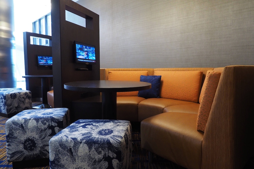 Courtyard by Marriott Columbus West 25/39