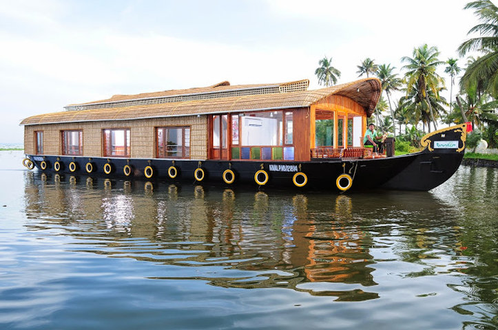 Taj Kumarakom Resort & Spa, Kerala 30/46