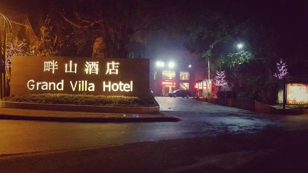Grand Villa Hotel 4/39