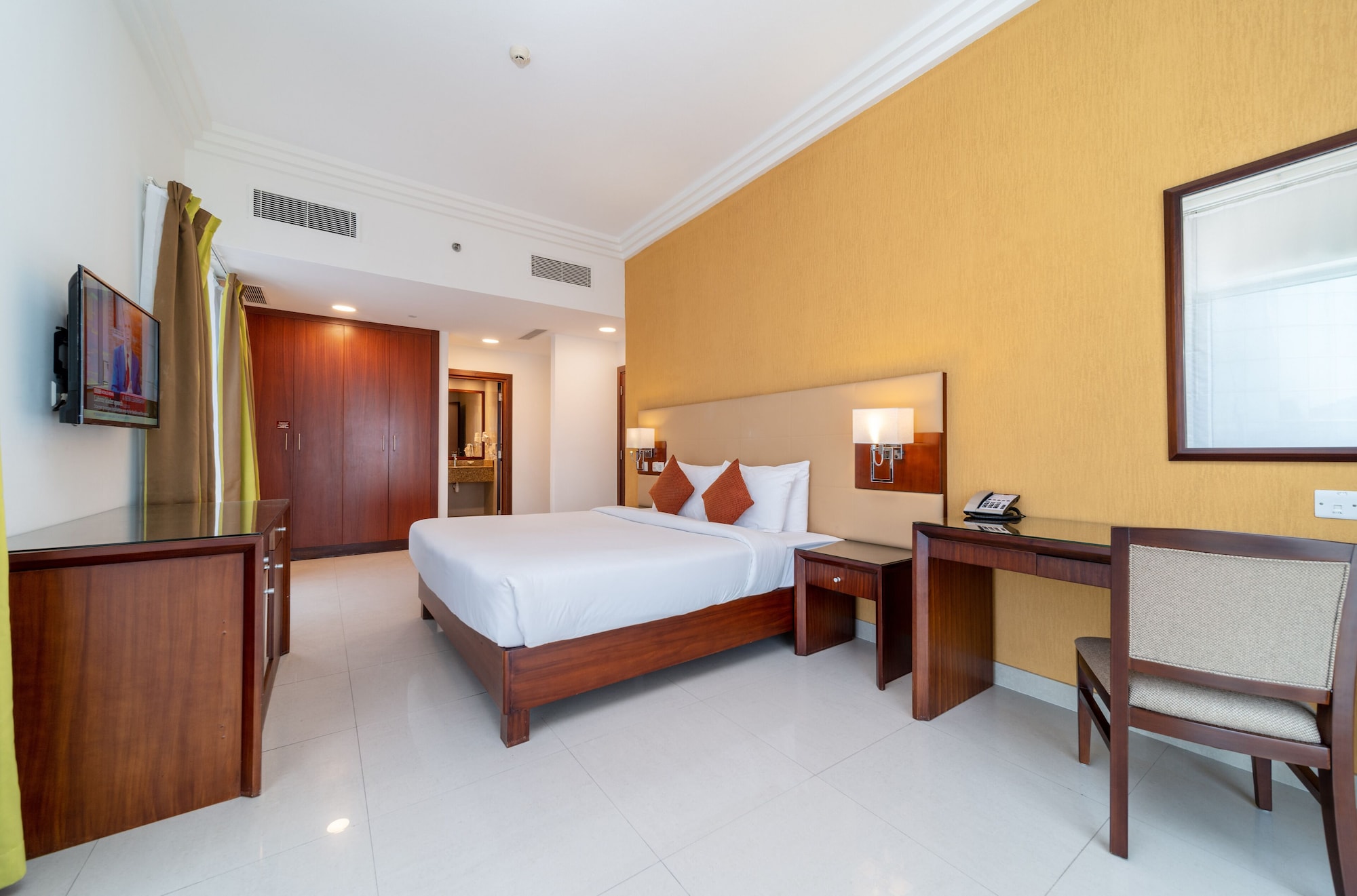 1 BEDROOM, APARTMENT, TWIN BEDS