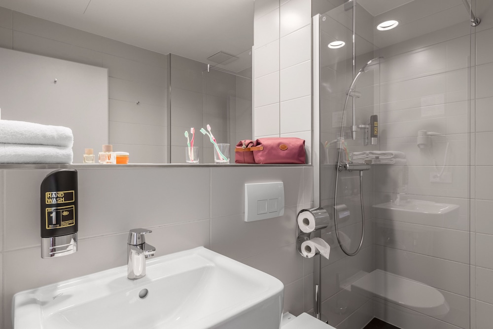 SERWAYS HOTEL WEISKIRCHEN 16/58