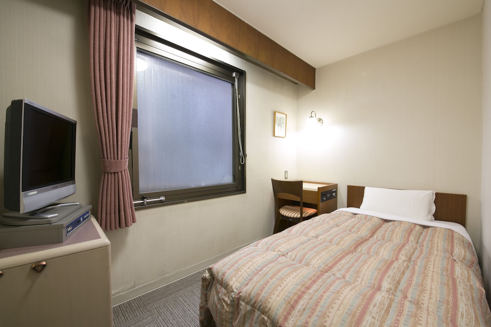 ROOM, SINGLE