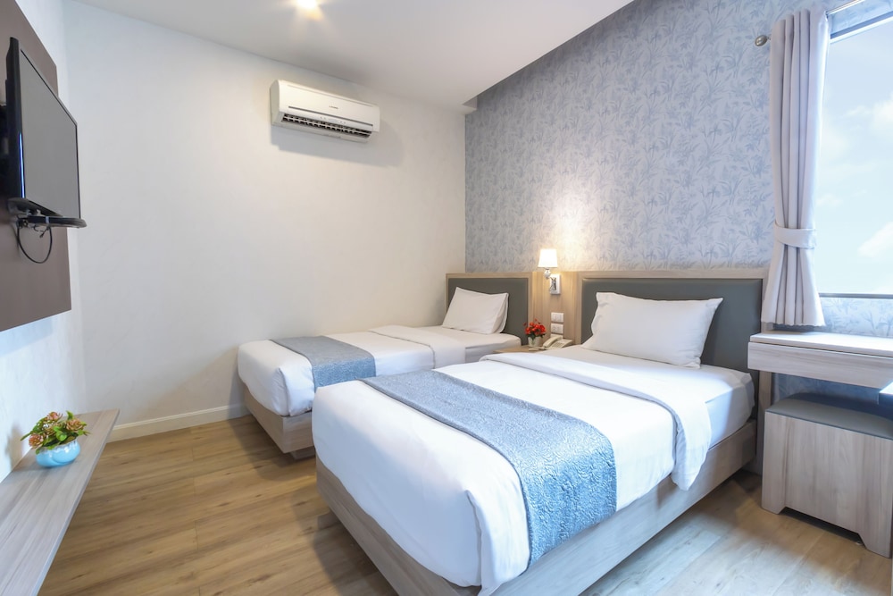 Leela Orchid Hotel 14/49
