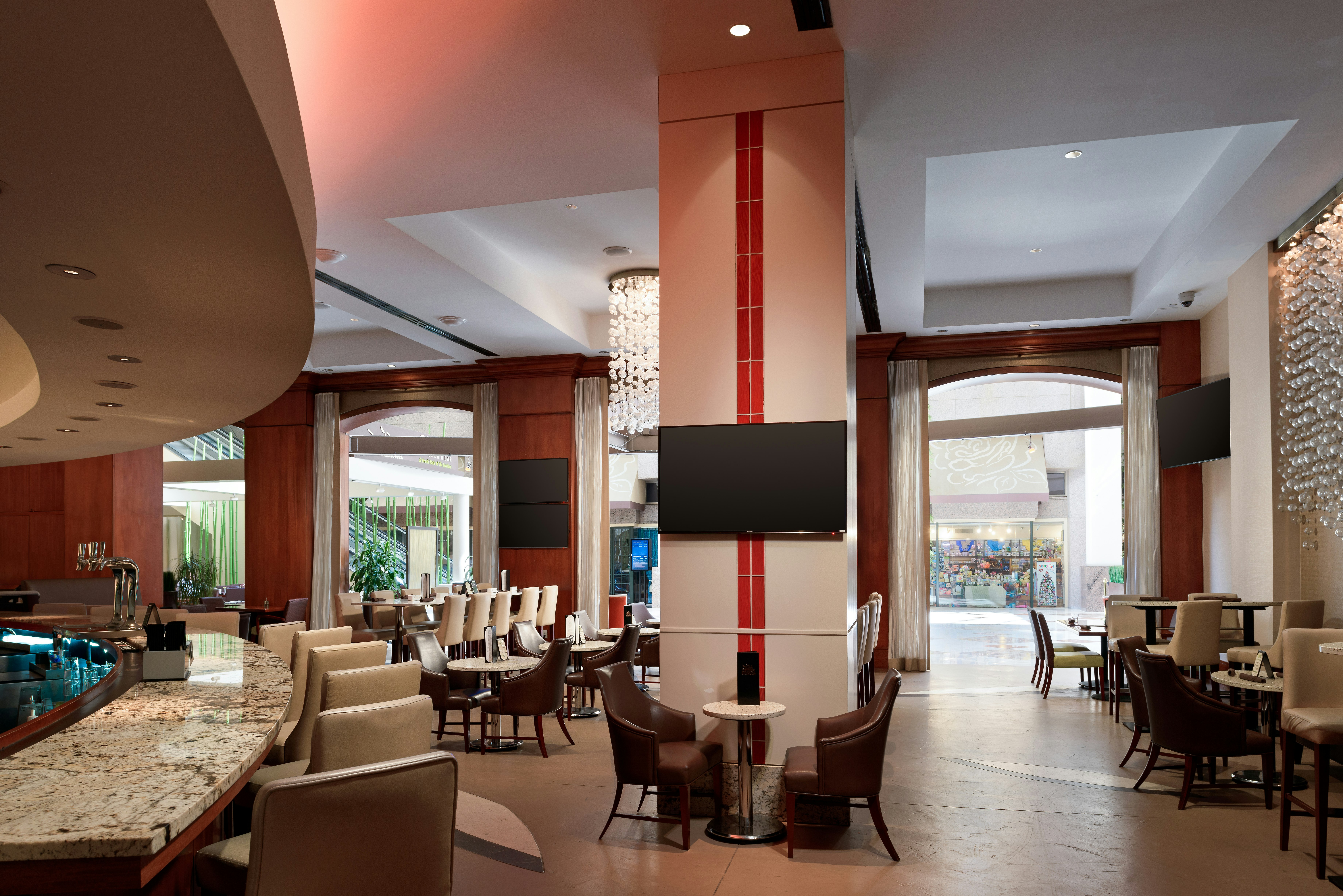 Hilton Charlotte Uptown (ex Hilton Charlotte Center City) 61/82