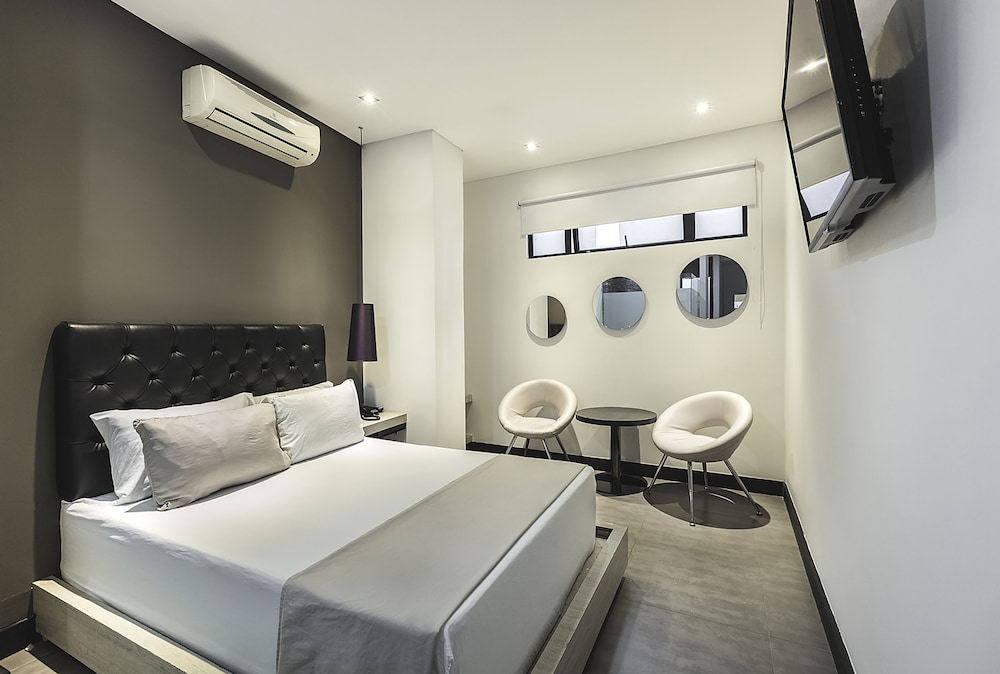 HOTEL 47 MEDELLIN STREET 17/59
