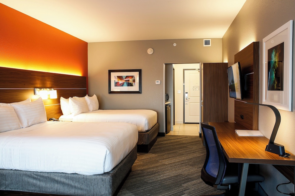 غرفة قياسية بسريرين كوين لذوي الإعاقة، HOLIDAY INN EXPRESS EVANSVILLE 2/3