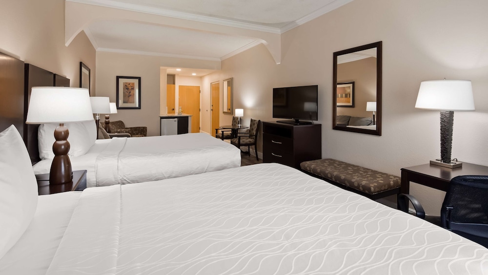 Best Western Plus Ambassador Suites Venice 9/40