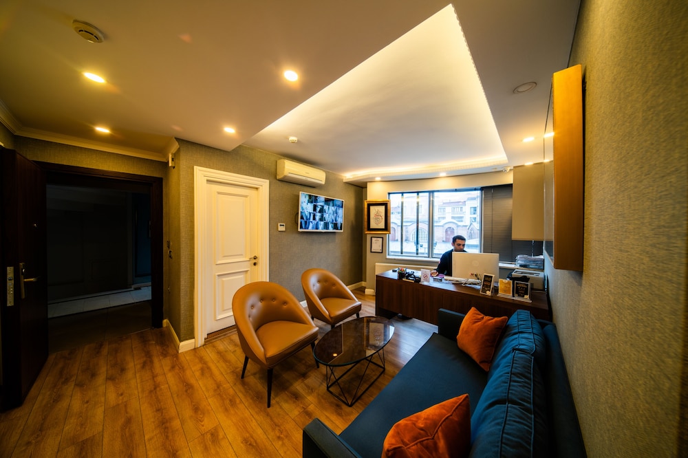 All Seasons Suites 16/22