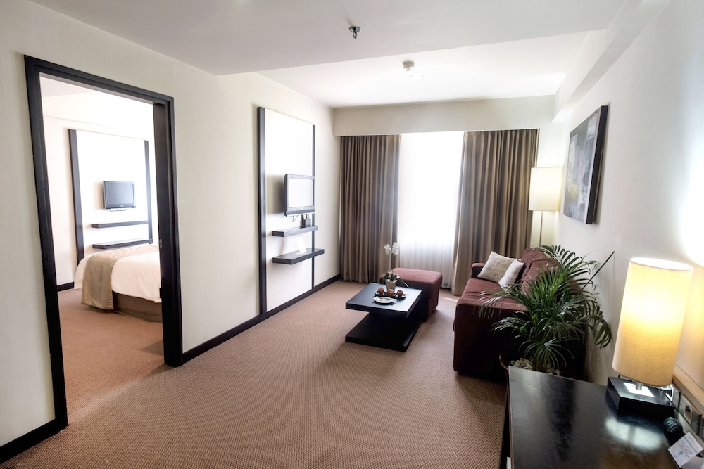 Aston Denpasar Hotel & Convention Center 60/72