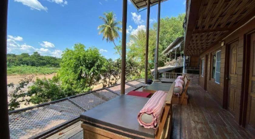 River Bank Resort 29/48