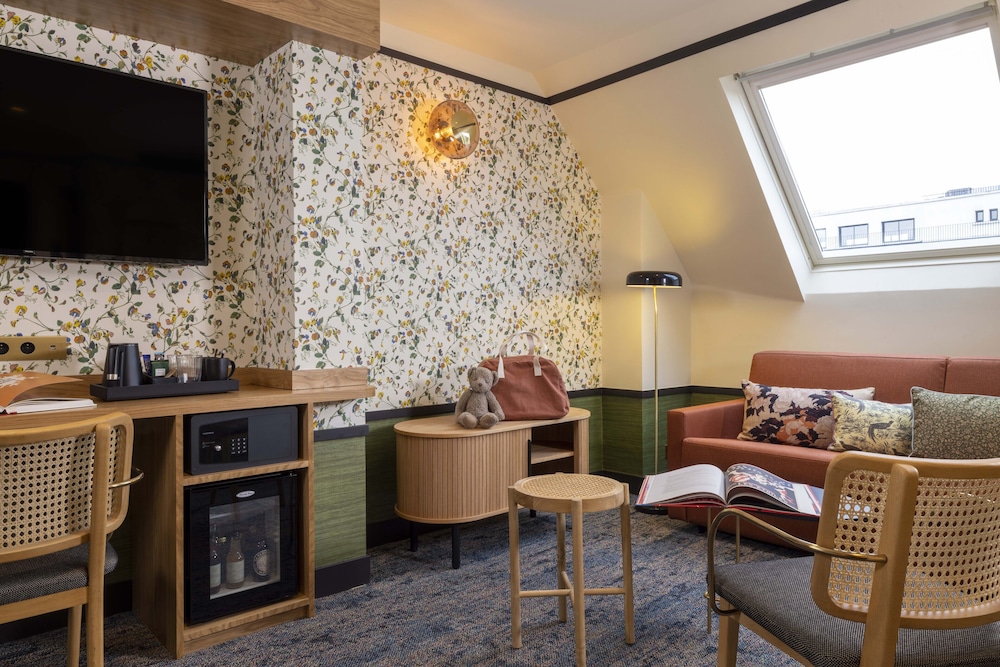 Hotel Jardin De Cluny 30/42