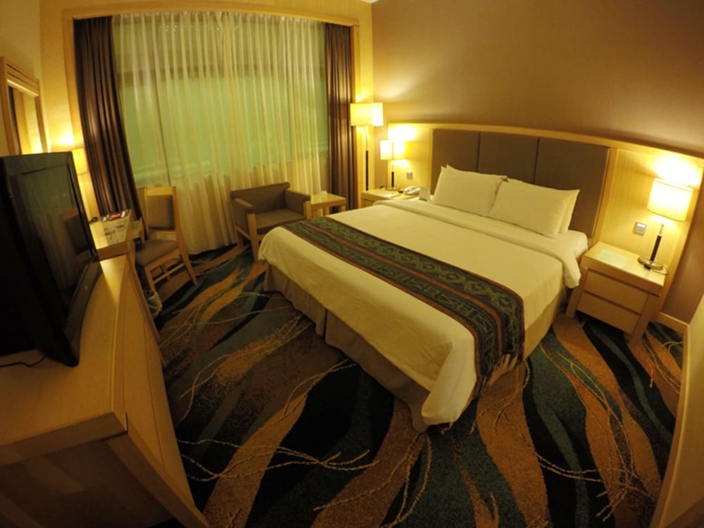 Imperial Palace Hotel 24/52